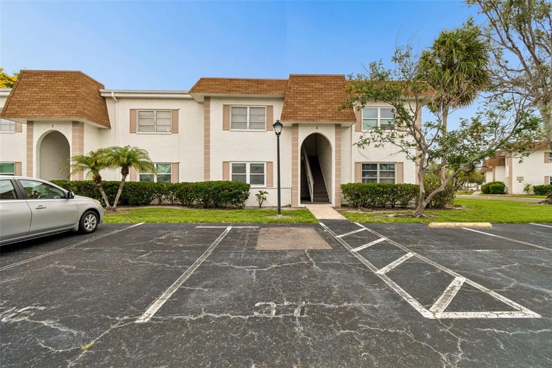 239 Mcmullen Booth Rd #37, Clearwater, FL 33759