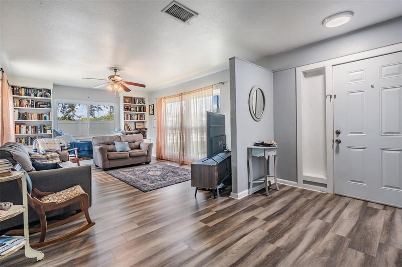 4601 Emerald Ave, Tampa, FL 33614
