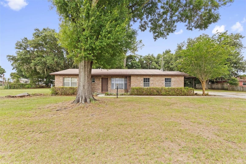 2803 Trapnell Rd, Plant City, FL 33566