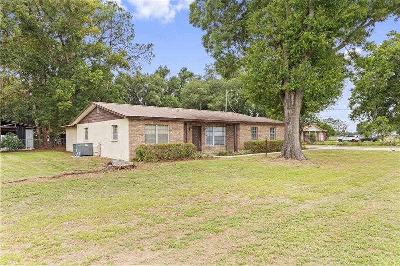 2803 Trapnell Rd, Plant City, FL 33566