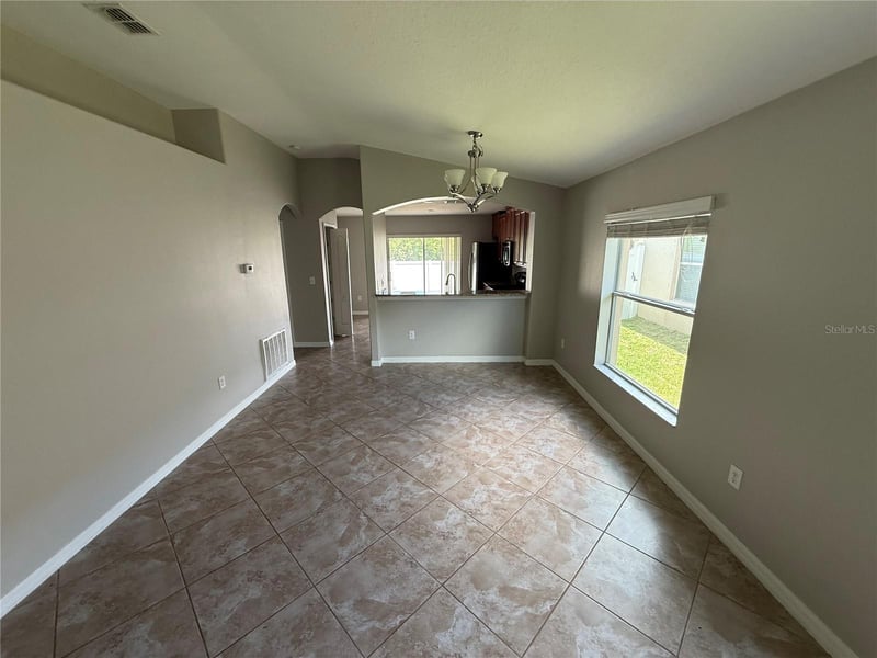 1970 Hawks View Dr, Ruskin, FL 33570