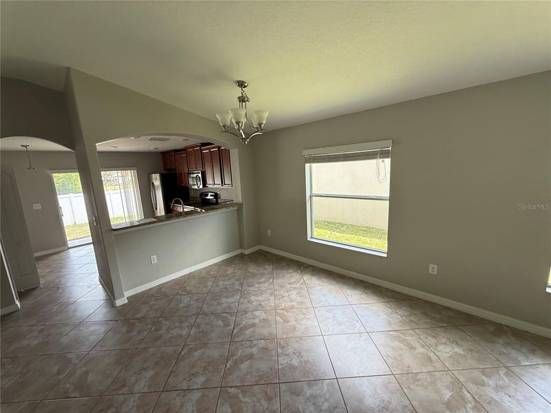 1970 Hawks View Dr, Ruskin, FL 33570
