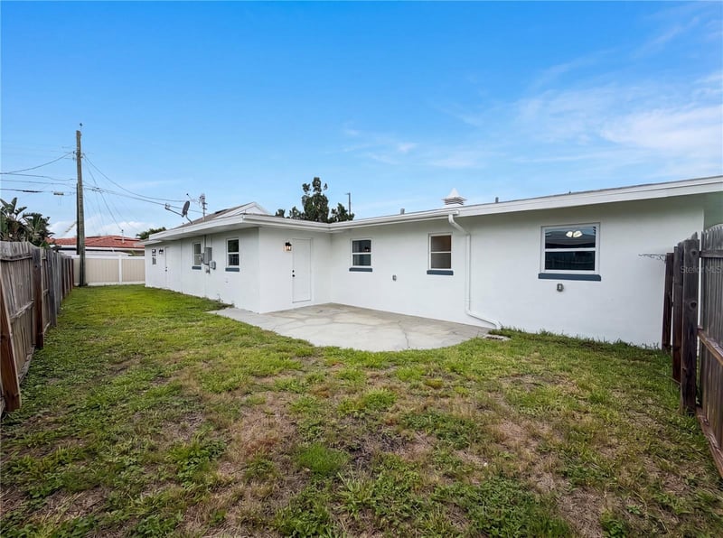 567 Baywood Dr, Dunedin, FL 34698