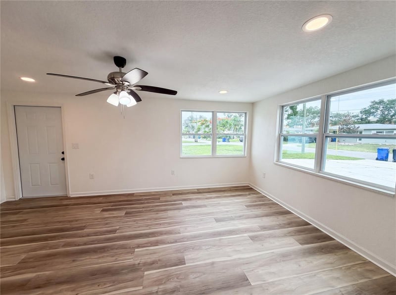 567 Baywood Dr, Dunedin, FL 34698