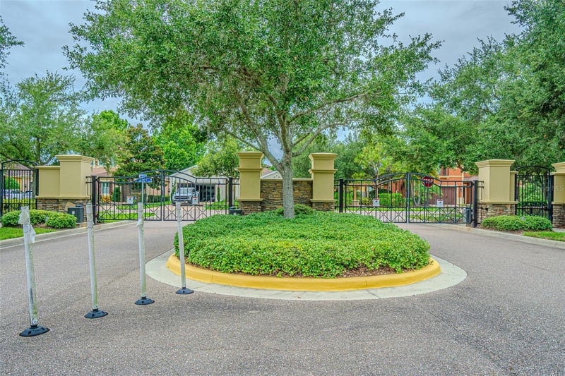 2616 Milford Berry Ln, Tampa, FL 33618