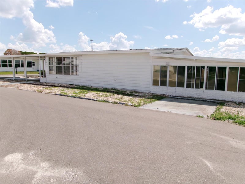 35055 Dale Ave, Zephyrhills, FL 33541