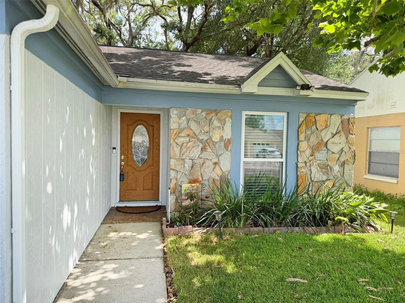 8521 Misty River Ct, Tampa, FL 33637
