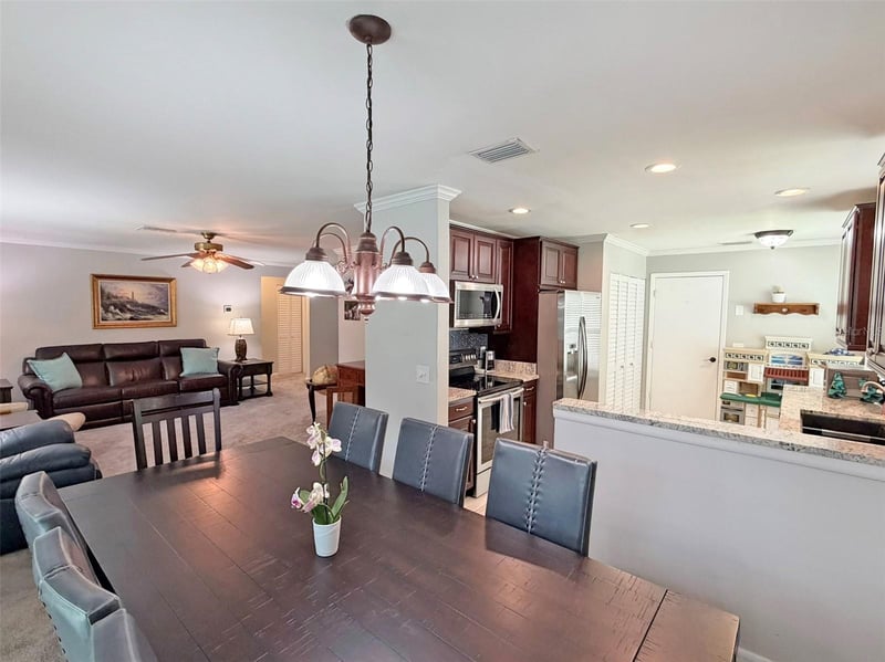 8521 Misty River Ct, Tampa, FL 33637