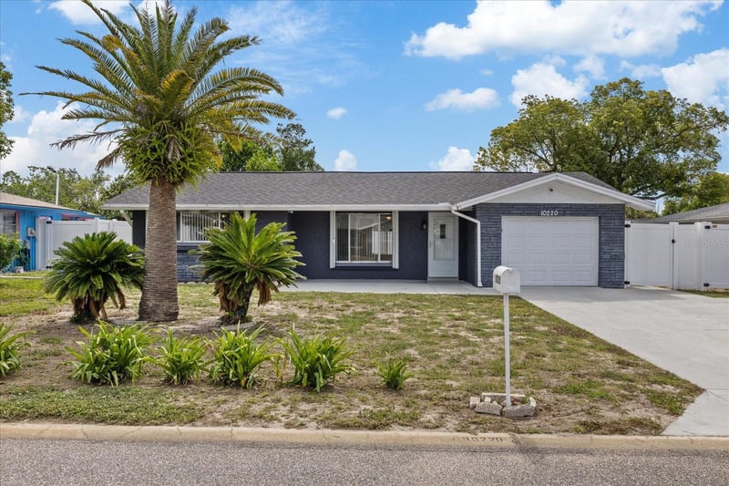 10220 Oak Hill Dr, Port Richey, FL 34668