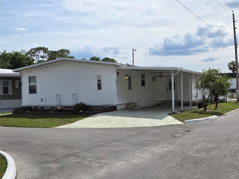 6253 Balmy Ln, Zephyrhills, FL 33542