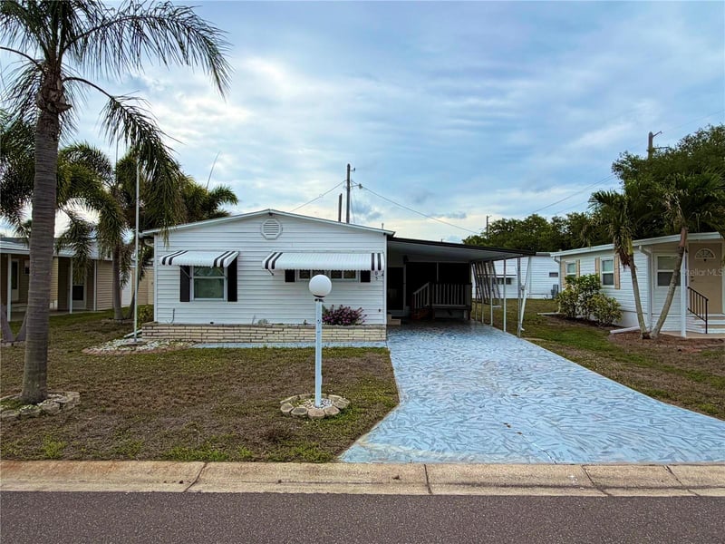 5205 5th St, Bradenton, FL 34203