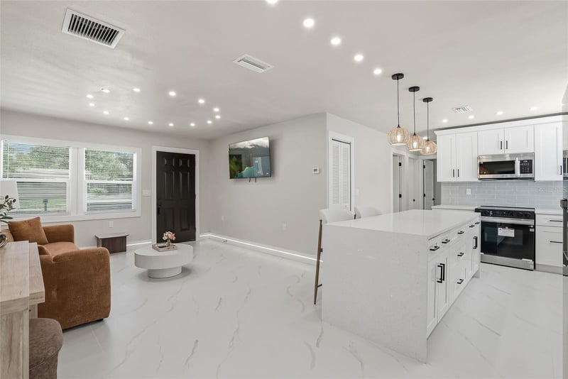 513 White Oak Ave, Brandon, FL 33510