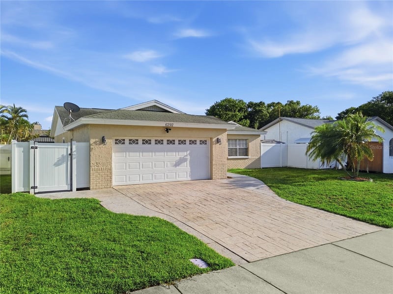 6292 109th Ave, Pinellas Park, FL 33782