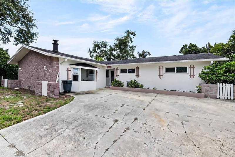 1900 Stanton Ave, Largo, FL 33770