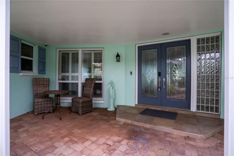 301 Palm Dr, Largo, FL 33770