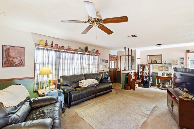 13817 Dominica Dr, Seminole, FL 33776