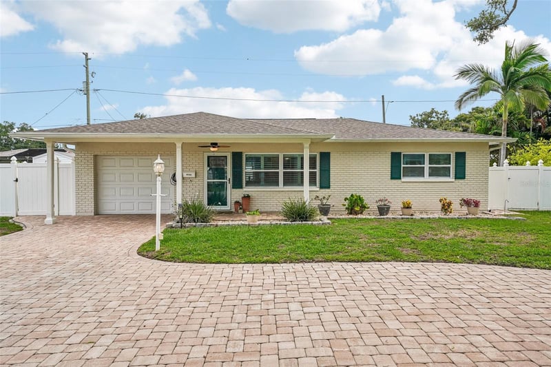 9725 48th Pl, St Petersburg, FL 33708