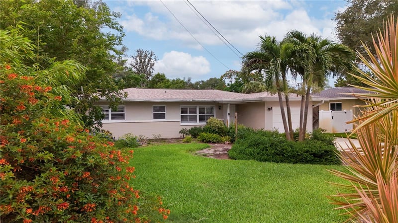 14668 Wildwood Dr, Largo, FL 33774