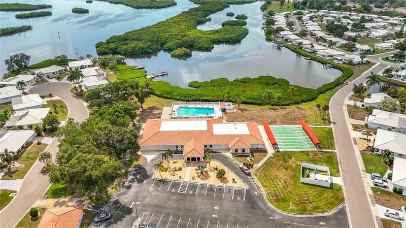 4001 Chinaberry Rd, Bradenton, FL 34208