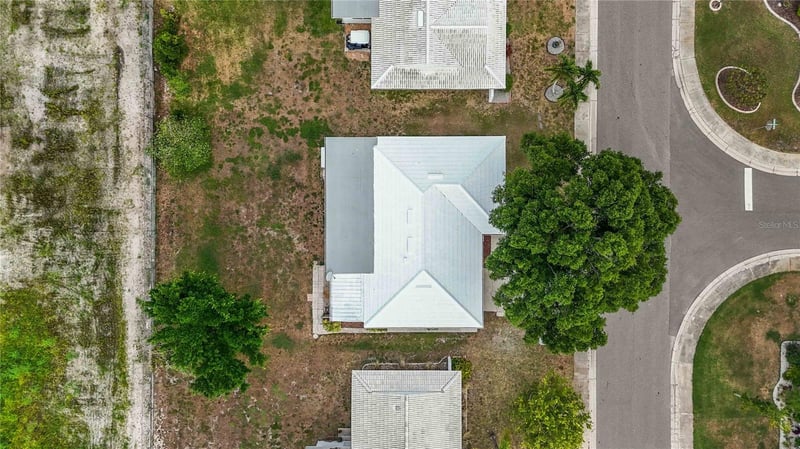 4001 Chinaberry Rd, Bradenton, FL 34208