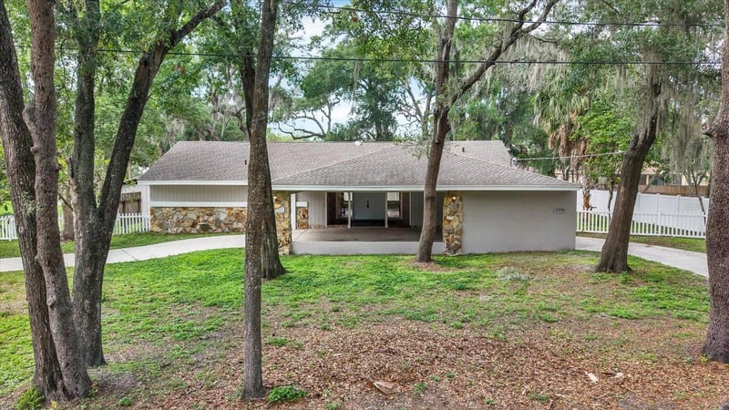 6906 Greenhill Pl, Tampa, FL 33617
