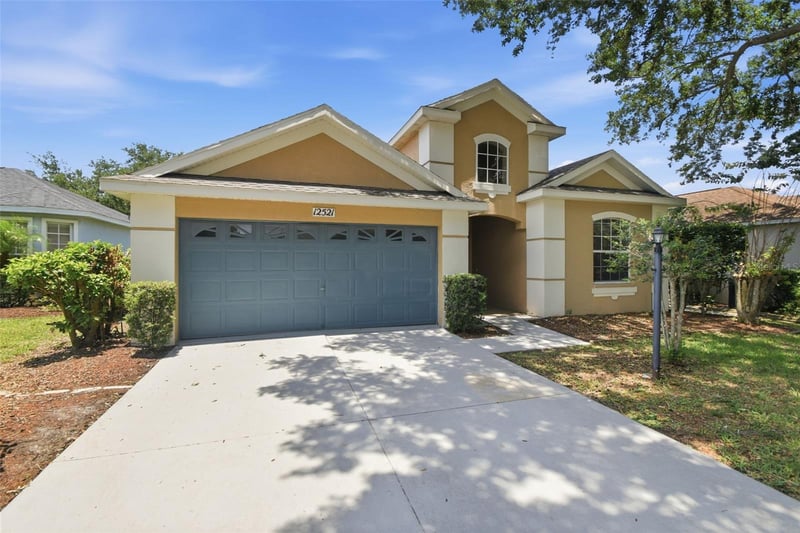 12521 Tall Pines Way, Bradenton, FL 34202