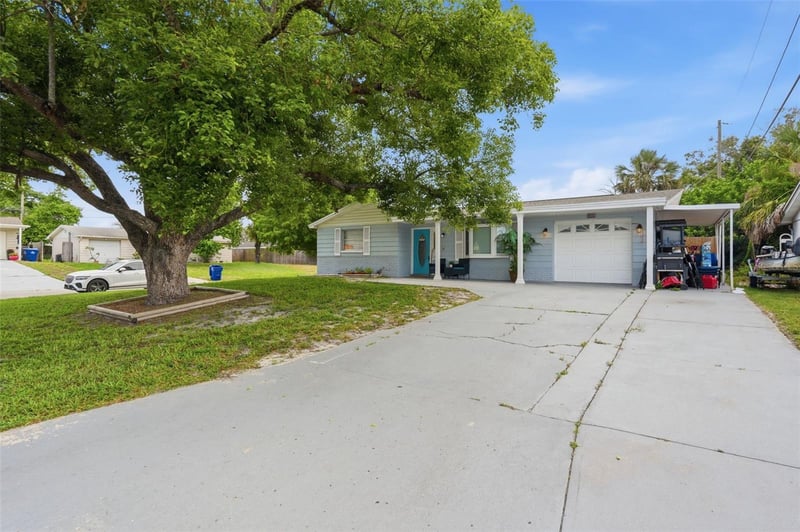 4344 Oak Bluff Ave, Holiday, FL 34691