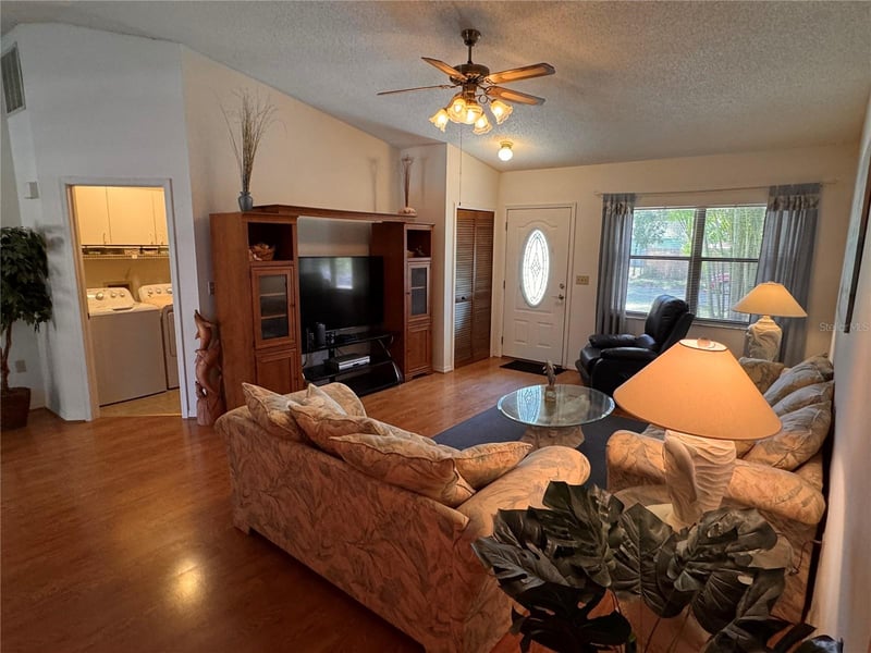 9289 92nd Way, Seminole, FL 33777