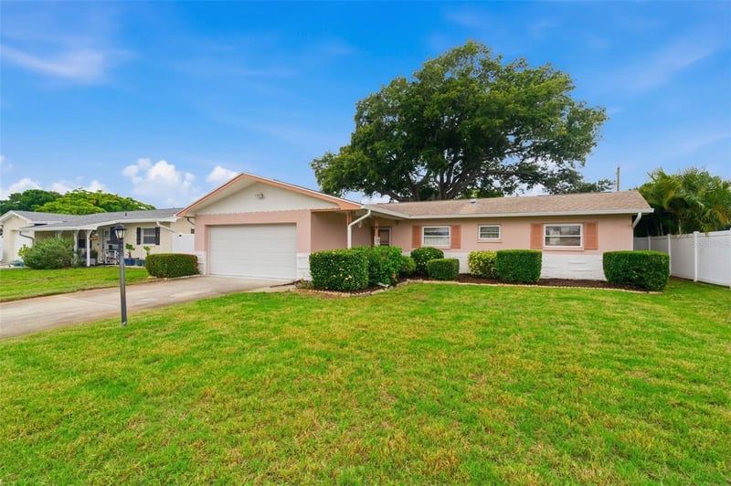 8566 108th Way, Seminole, FL 33772