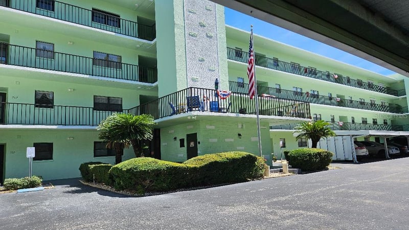 5920 80th St #308, St Petersburg, FL 33709