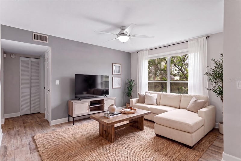 606 Albany Ave #17, Tampa, FL 33606