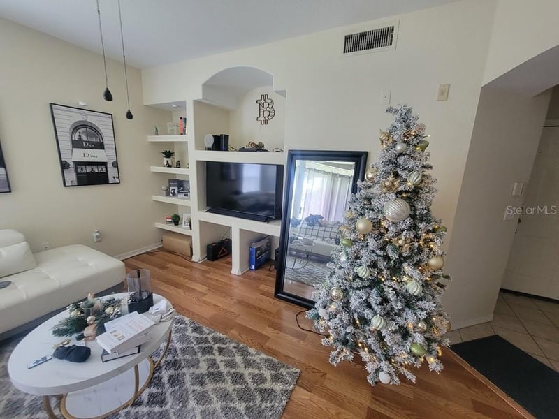 8413 Lucuya Way #306, Temple Terrace, FL 33637