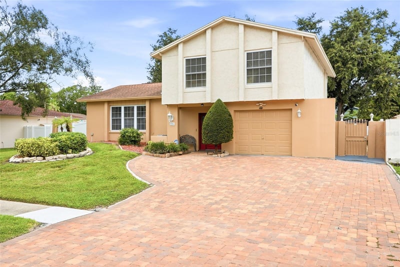 8206 Vassar Cir, Tampa, FL 33634