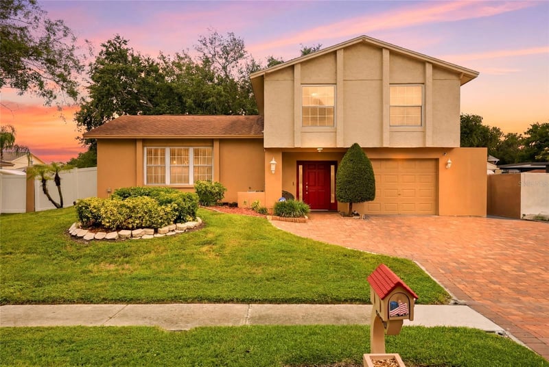 8206 Vassar Cir, Tampa, FL 33634