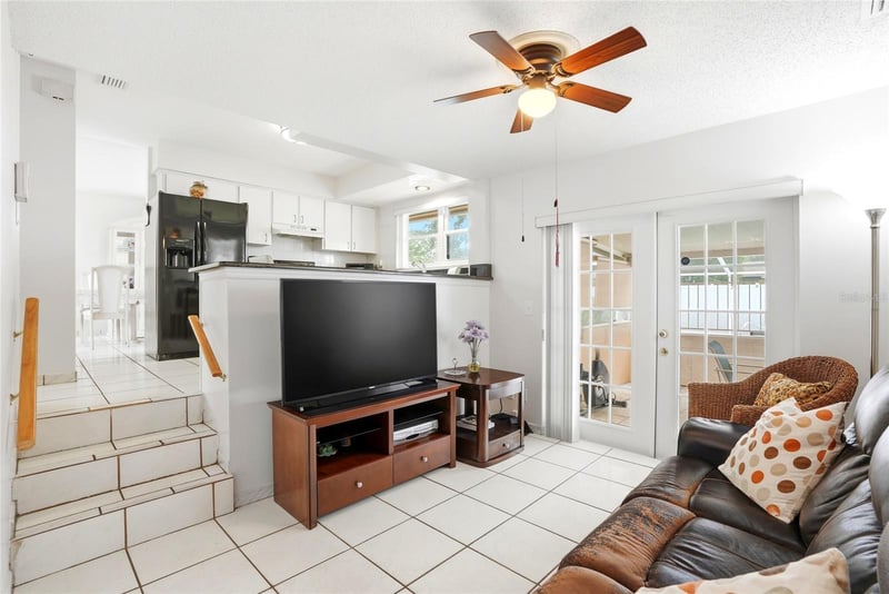 8206 Vassar Cir, Tampa, FL 33634