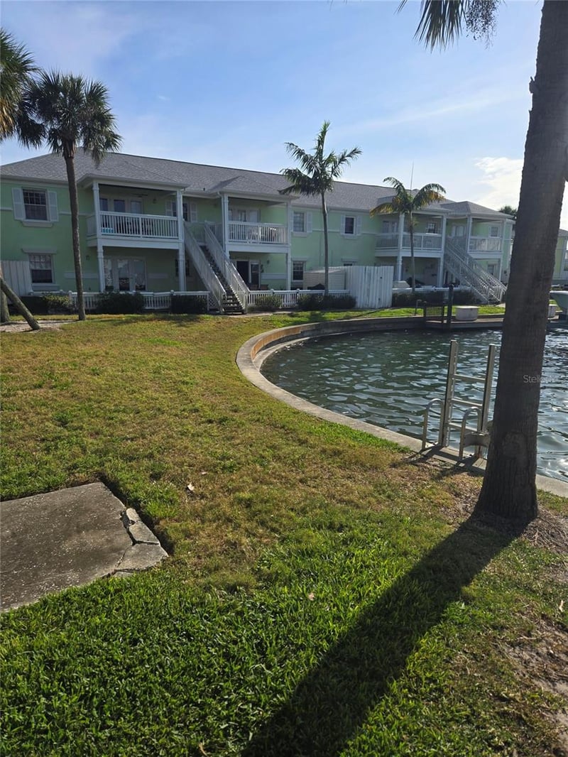 5231 Beach Dr #A, St Petersburg, FL 33705