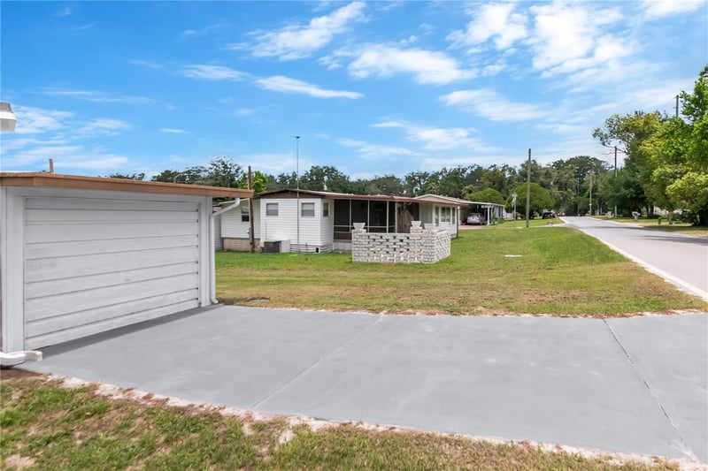 39219 Ola Ave, Zephyrhills, FL 33542