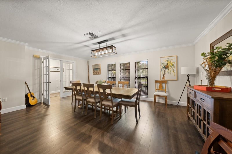 521 Meravan Dr, Palm Harbor, FL 34683