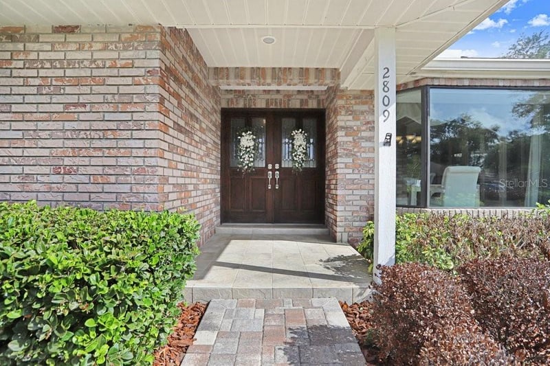 2809 Fairway View Dr, Valrico, FL 33596