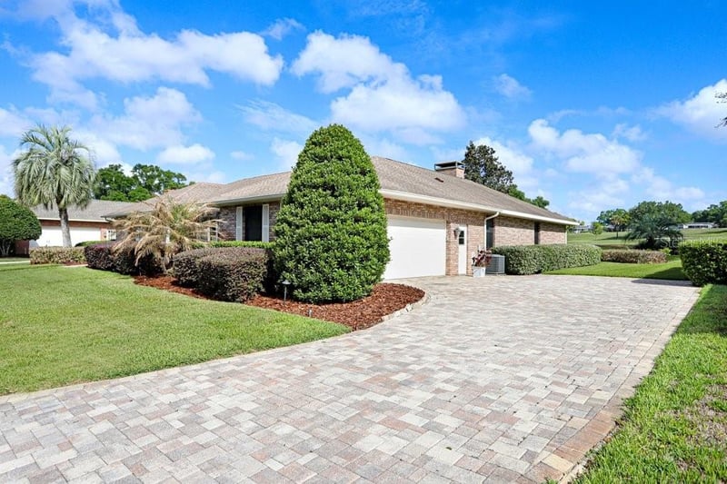 2809 Fairway View Dr, Valrico, FL 33596