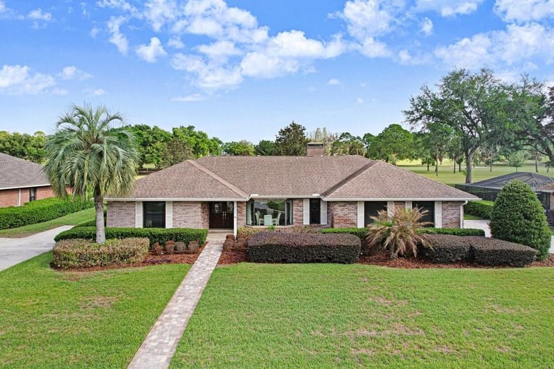 2809 Fairway View Dr, Valrico, FL 33596