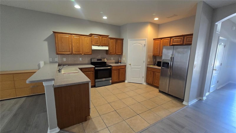 1138 Andrew Aviles Cir, Tampa, FL 33619