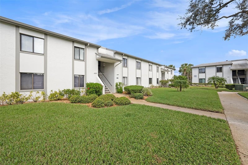 124 Cypress Ct, Oldsmar, FL 34677