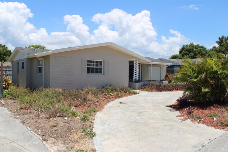3314 Columbus Dr, Holiday, FL 34691