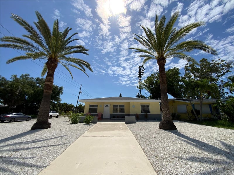 1404 Corey Way, South Pasadena, FL 33707