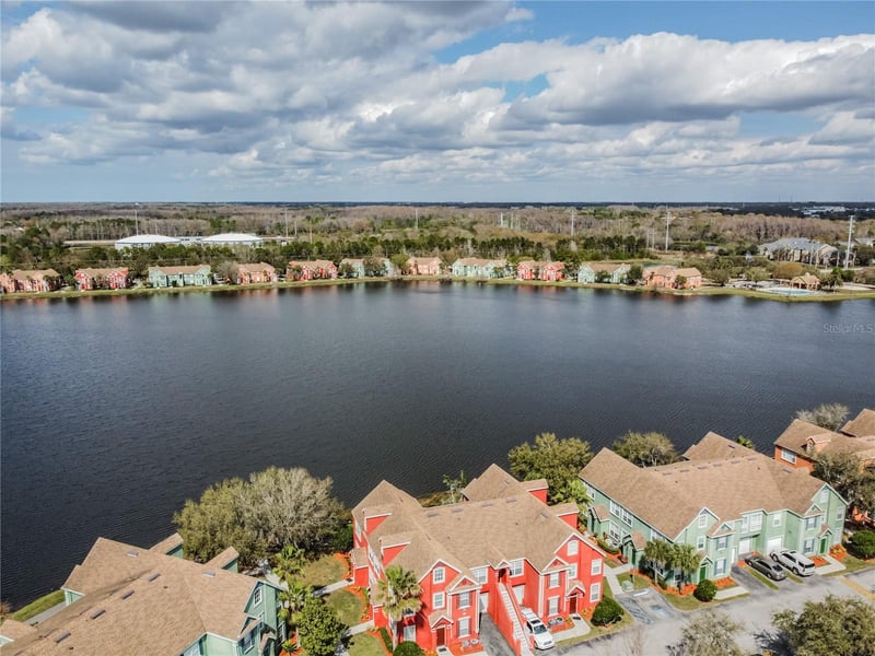 9632 Lake Chase Island Way #9632, Tampa, FL 33626