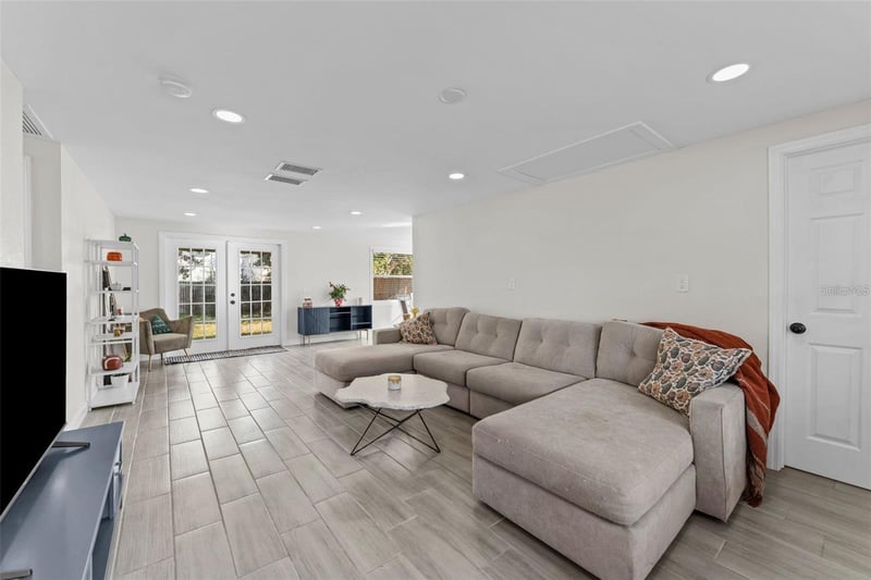 5501 Denver St, St Petersburg, FL 33703
