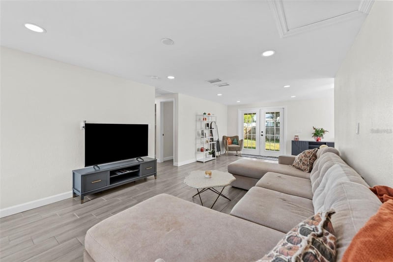 5501 Denver St, St Petersburg, FL 33703