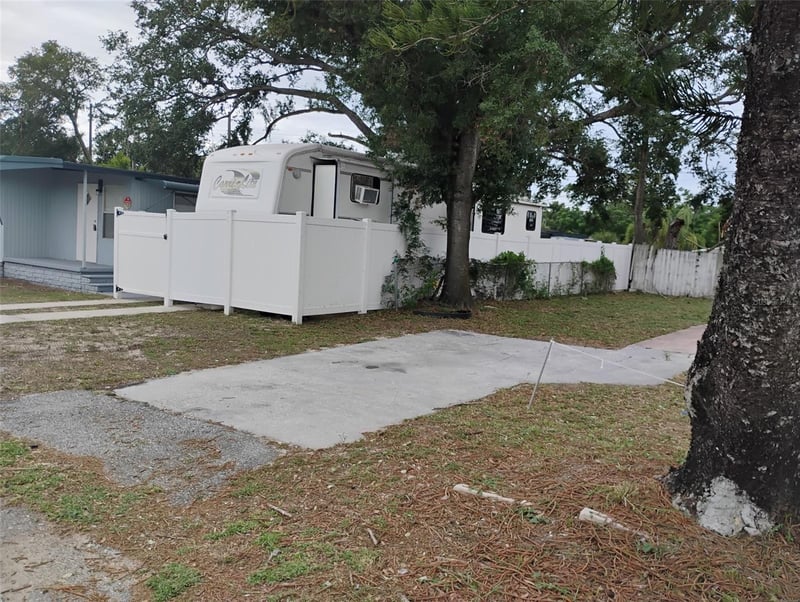 1833 Viceroy Ln, Holiday, FL 34690