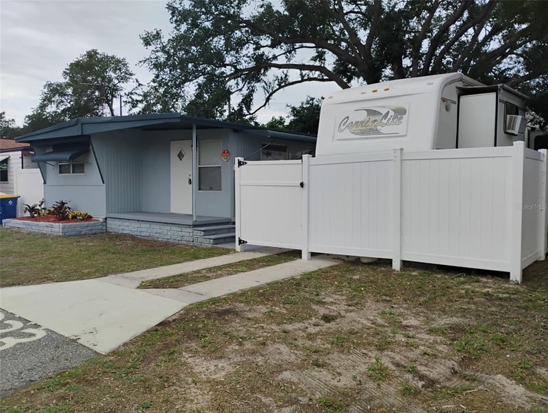 1833 Viceroy Ln, Holiday, FL 34690